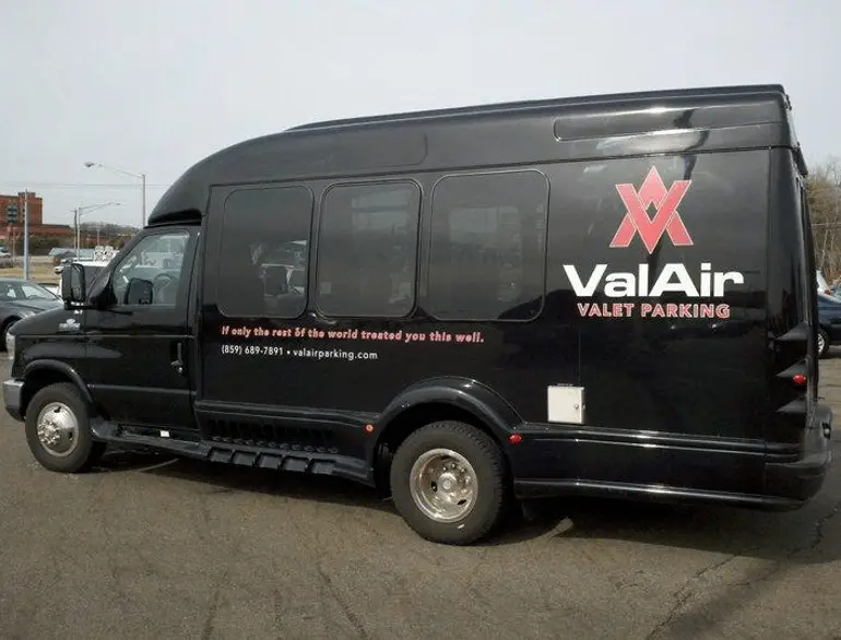 cincinnati valair valet airport parking logo