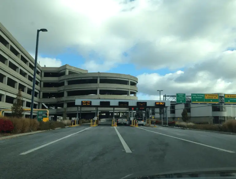 columbus airport long-term parking garage logo1